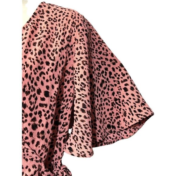 Francesca's Mi Ami Faux Wrap Peplum Blouse Small Animal Print Flutter S/S NWT - Picture 4 of 12